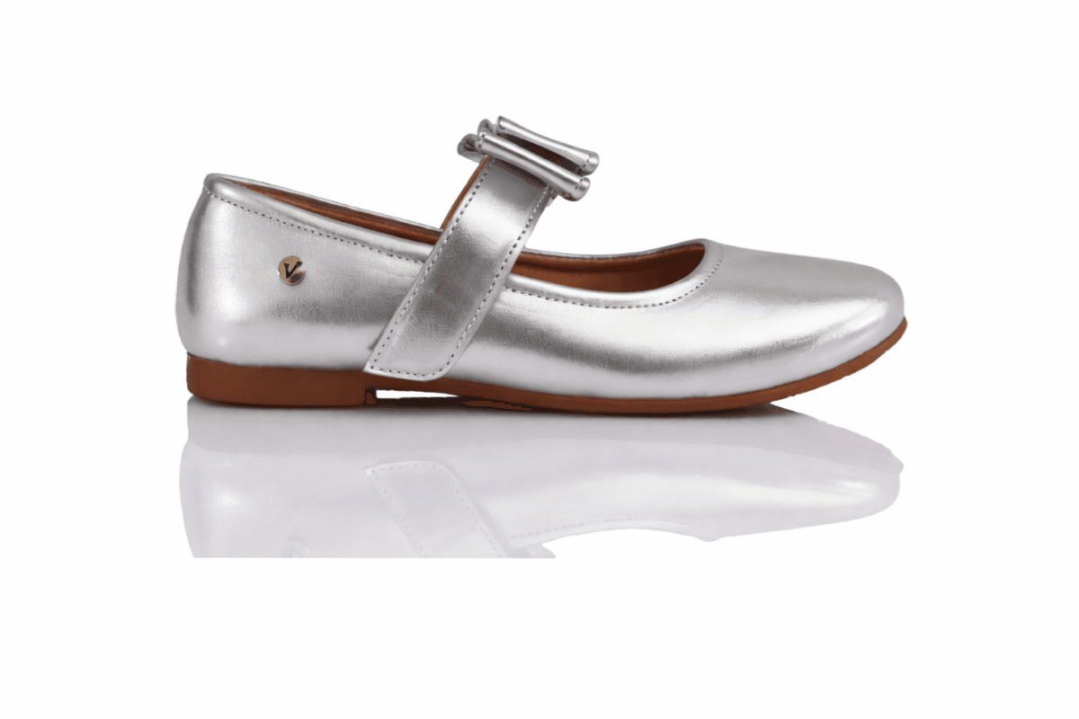 SILVER FORMAL GIRLS SHOE Image